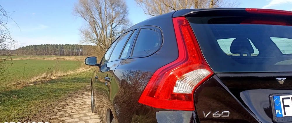 Volvo V60 cena 58500 przebieg: 265000, rok produkcji 2017 z Gniew małe 781